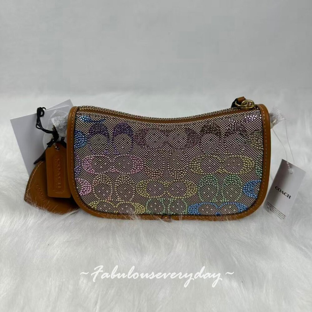 Coach Swinger Bag 20 With Chain In Crystal Signature Jacquard Rainbow CCY40 - Picture 2 of 9